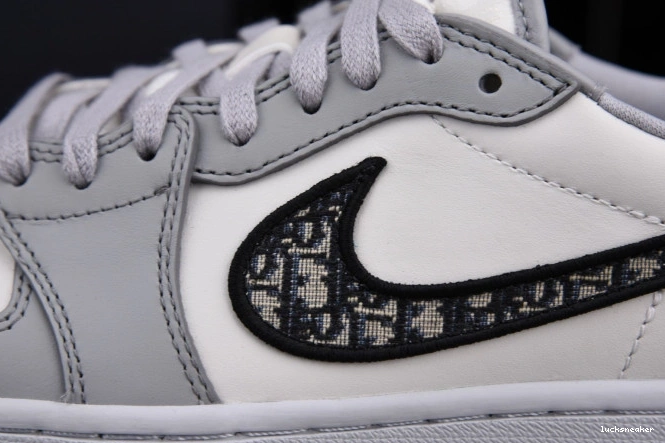 Rep LUCY JORDAN DR X CN8607-002 LOW box) 1 (DR OG shoe 0814